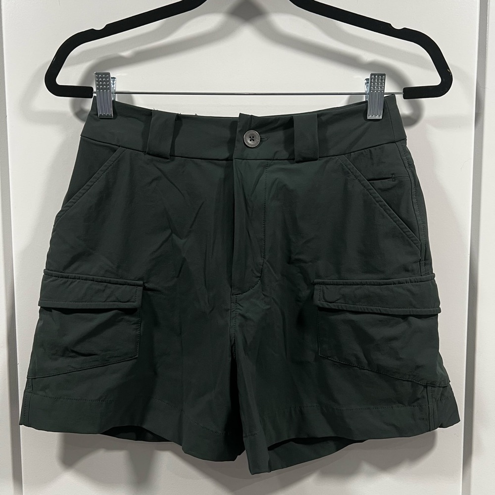 Green alder shorts